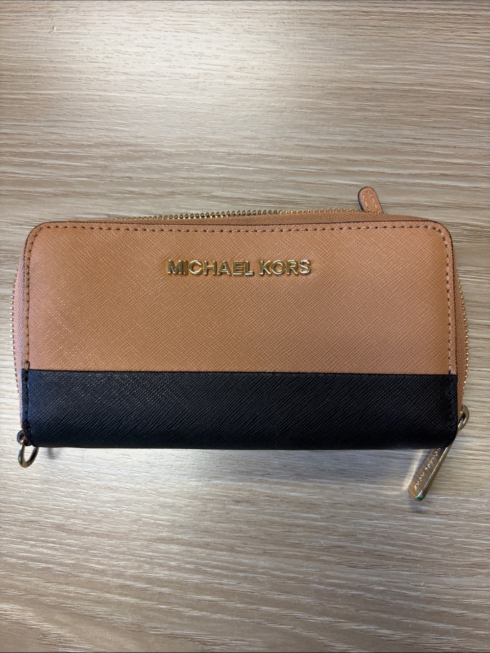 Michael Kors Two-Tone Saffiano Zip Wallet - Tan & Black